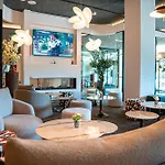 Der Valk Hotel 4*