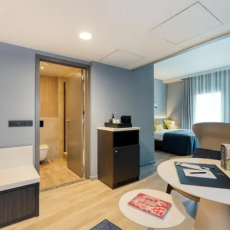 Hotel Der Valk 4*