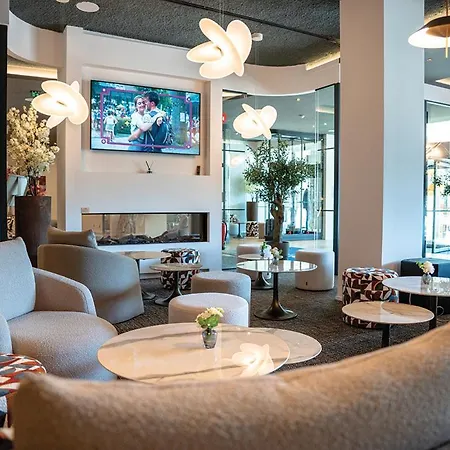 Der Valk Hotel 4*