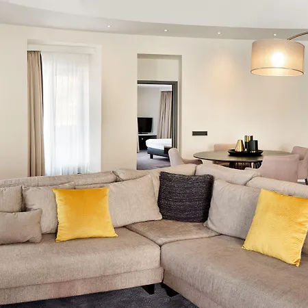 Hotel Der Valk 4*