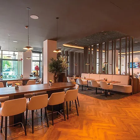 Hotel Der Valk 4*