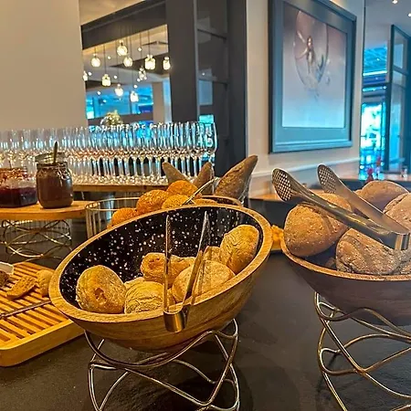 Hotel Der Valk 4*