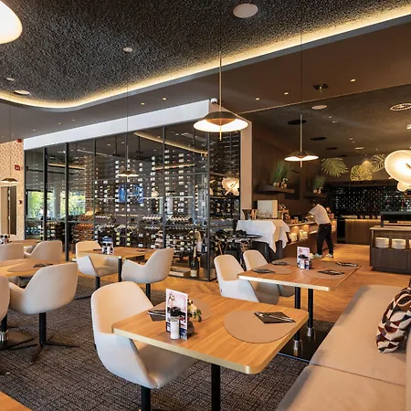 Der Valk Hotel 4*