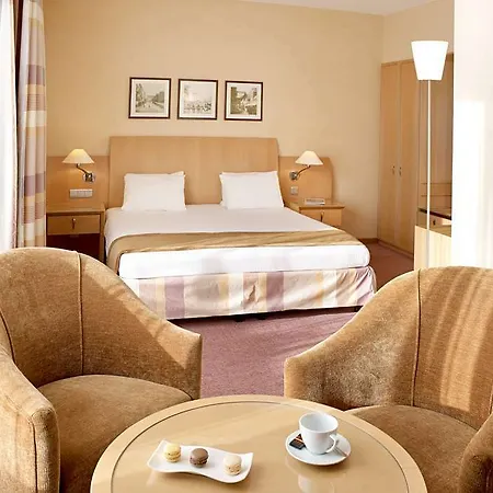 Hotel Der Valk 4*