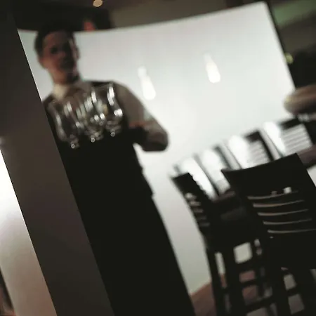 Der Valk Hotel 4*